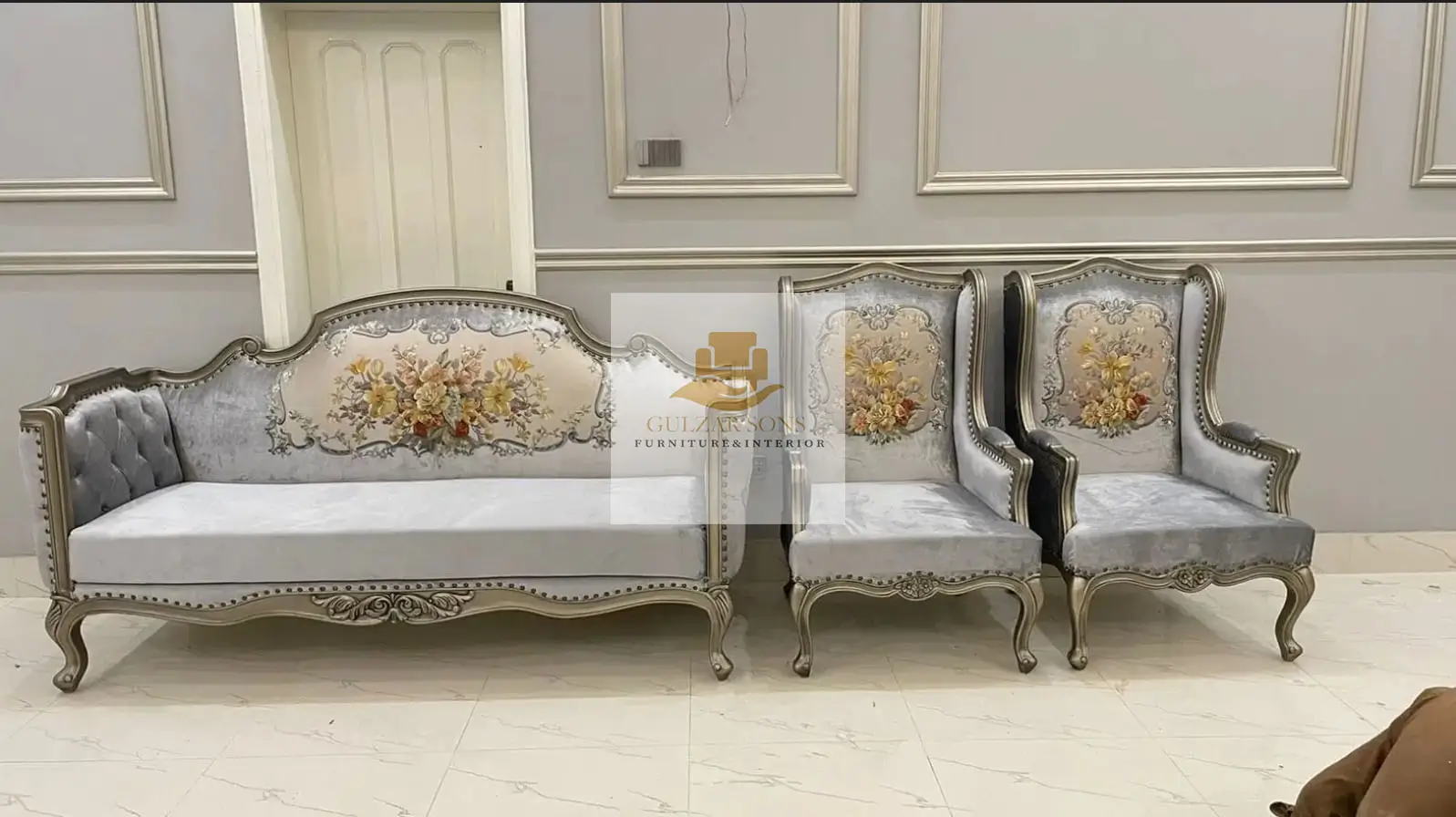 Classic Simple Comfort Sofa - Image 3