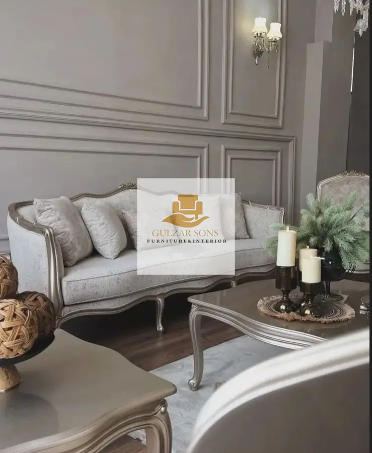 A Royal Classic Chesterfield Sofa - Image 4