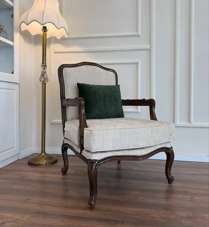 The Comfort Classic Sofa - Image 2